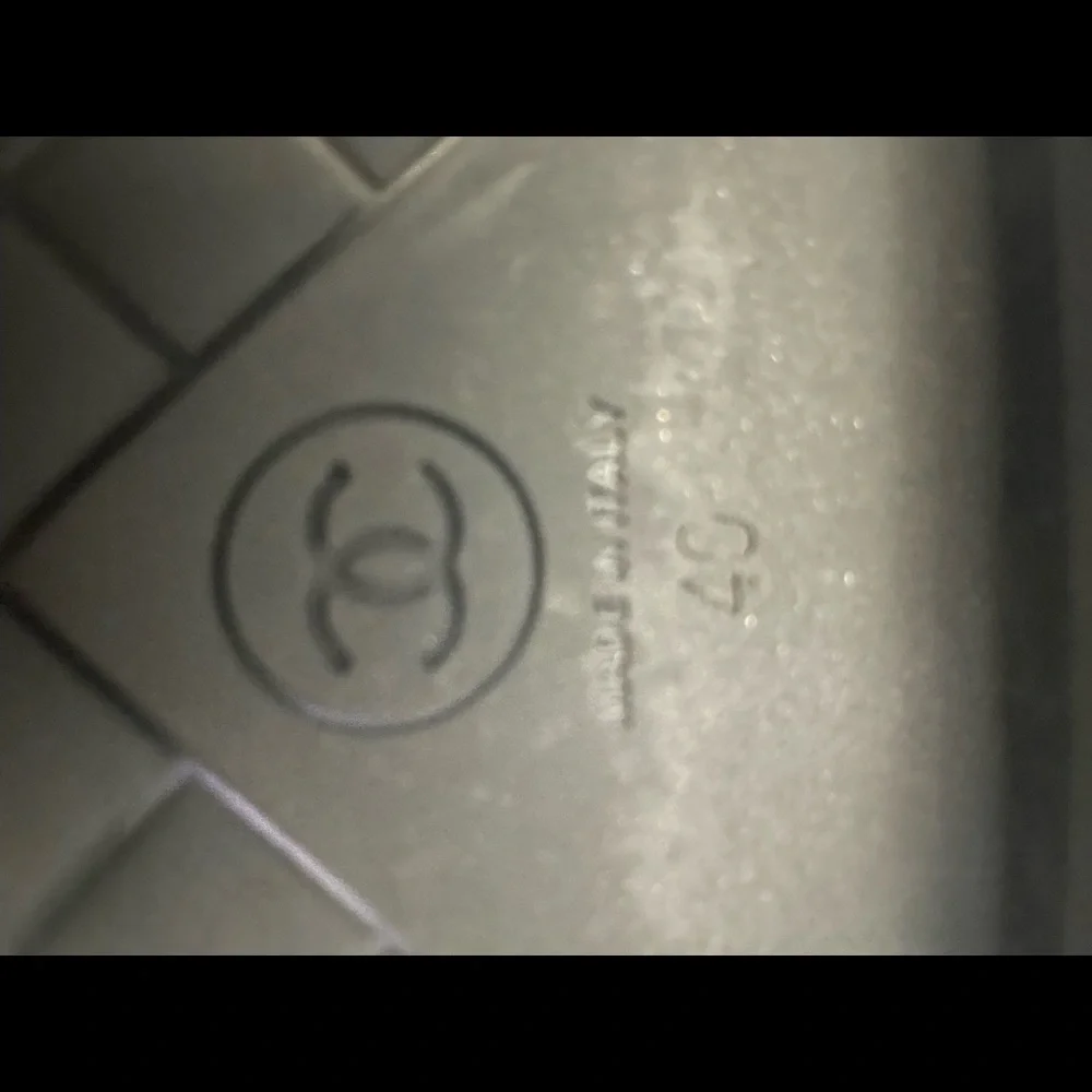 Chanel - Picture 9 of 9